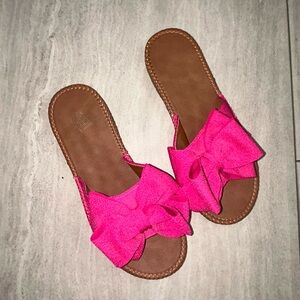 Super cute pink bow sandals! NWT